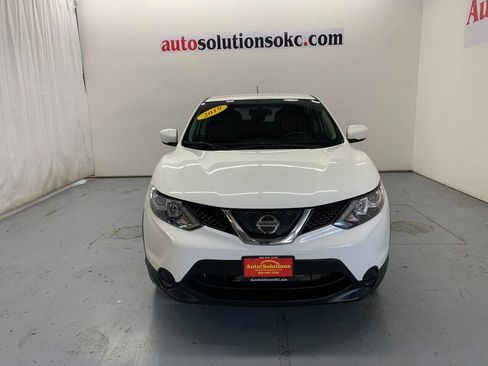 Used 2019 Nissan Rogue Sport S image 2
