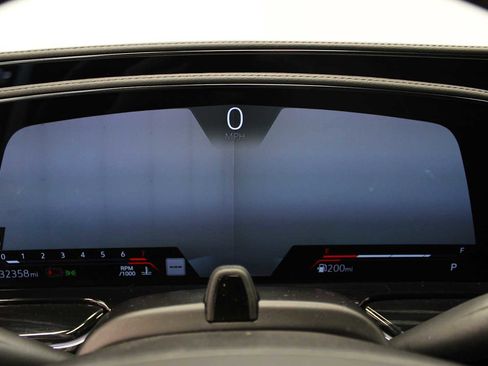 Used 2023 Cadillac Escalade V w/ LPO, ONYX Package image 29