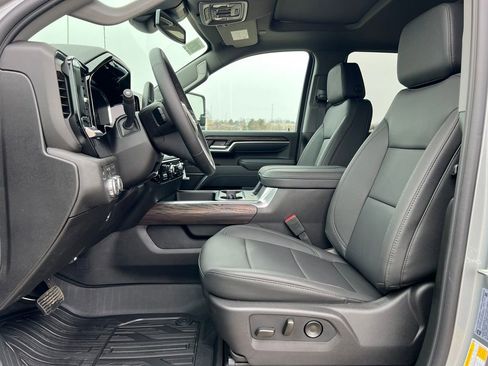 New 2026 GMC Sierra 2500 SLT w/ SLT Premium Package image 5