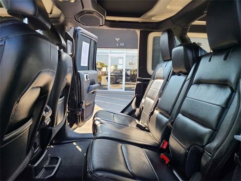 Used 2021 Jeep Wrangler Unlimited Sahara image 22