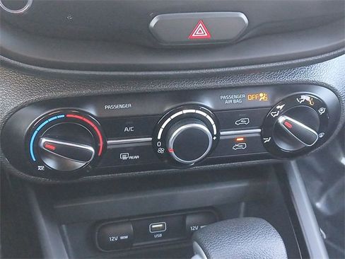 Certified 2023 Kia Soul LX w/ LX Technology Package image 18