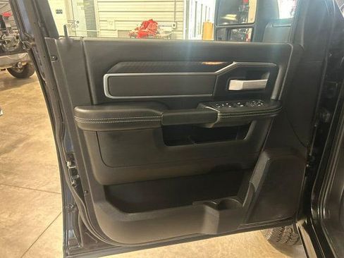 Certified 2025 RAM 2500 Big Horn AWD/4WD image 36