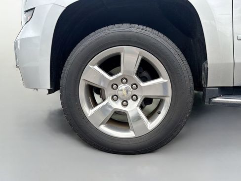 Used 2020 Chevrolet Suburban Premier RWD image 14