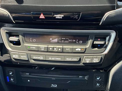 Used 2021 Honda Pilot Elite image 17