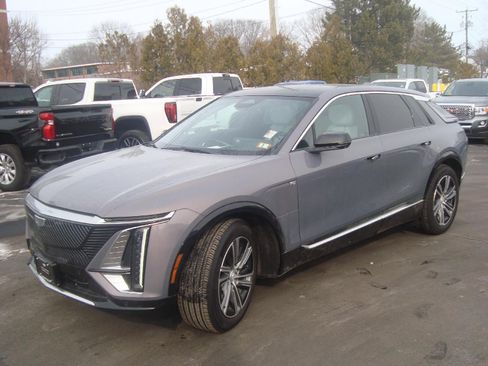 Used 2024 Cadillac Lyriq Luxury image 1