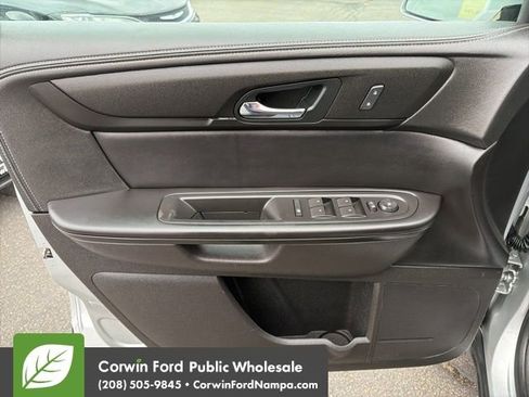 Used 2014 Chevrolet Traverse LT image 13