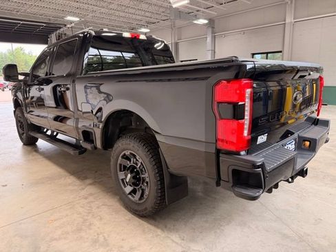 Used 2025 Ford F250 Lariat w/ Black Appearance Package AWD/4WD image 5
