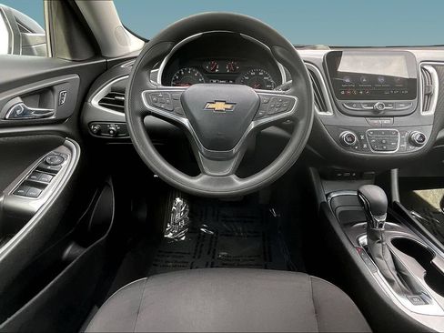 Used 2022 Chevrolet Malibu LT FWD image 8