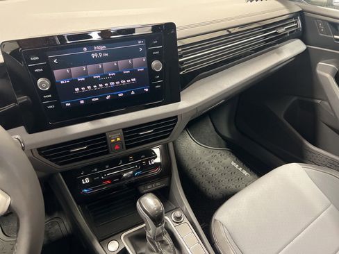 New 2025 Volkswagen Jetta SE image 17