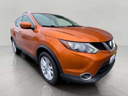 Used 2017 Nissan Rogue Sport SV w/ SV All-Weather Package AWD/4WD image 1