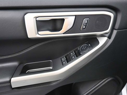 Used 2023 Ford Explorer XLT w/ Equipment Group 202A image 18