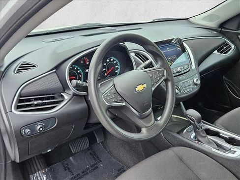 Used 2025 Chevrolet Malibu LT image 10