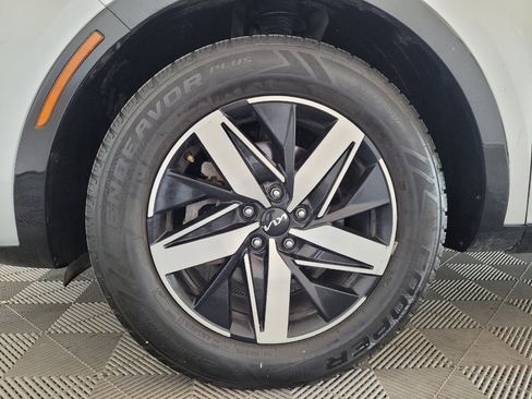 Used 2022 Kia Sorento S FWD image 31