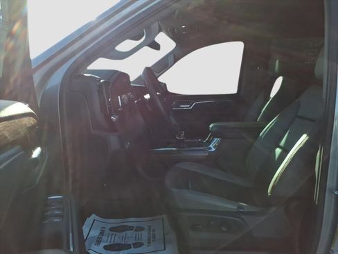 Used 2024 Chevrolet Silverado 1500 LT Trail Boss w/ LPO, Dark Essentials Package image 19