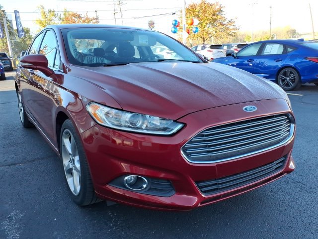 Used 2016 Ford Fusion SE FWD image 3