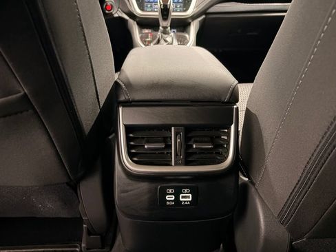 Used 2025 Subaru Outback Premium AWD/4WD image 14