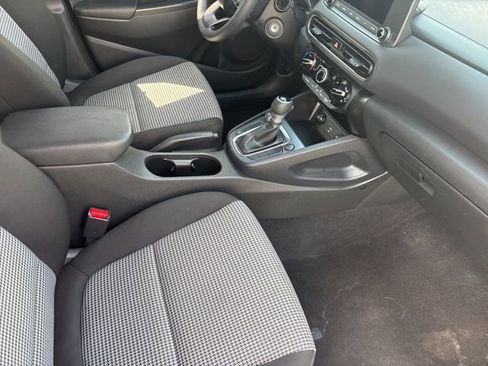 Used 2022 Hyundai Kona SE image 36