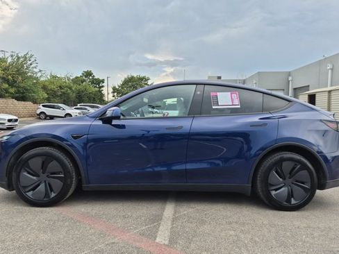 Used 2026 Tesla Model Y 2WD image 9