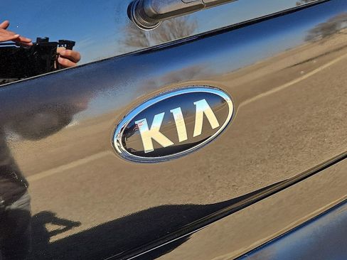 Used 2016 Kia Soul image 12