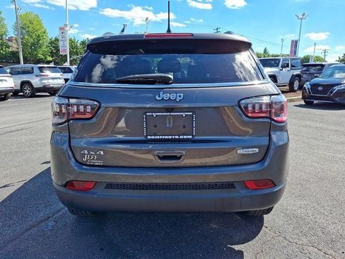 Certified 2022 Jeep Compass Latitude w/ Sun and Sound Group AWD/4WD image 7
