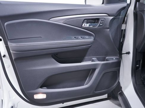Used 2022 Honda Ridgeline RTL-E image 17