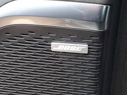 Used 2025 GMC Acadia Elevation image 30