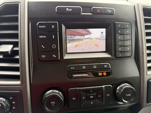 Used 2022 Ford F250 XL w/ Power Equipment Group image 10