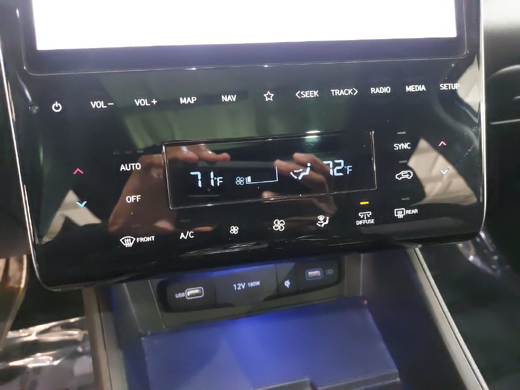 Used 2022 Hyundai Tucson Limited w/ Cargo Package FWD image 24