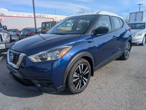 Used 2019 Nissan Kicks SV image 3