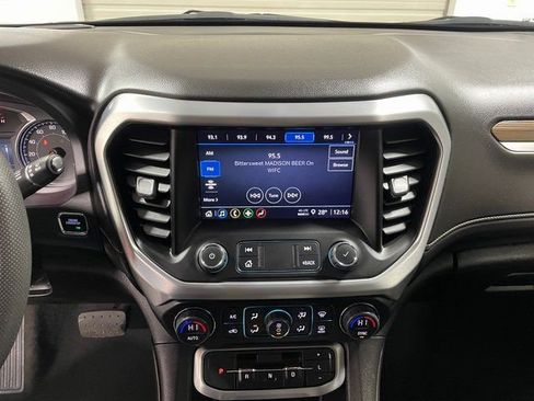 Used 2023 GMC Acadia SLE w/ Driver Convenience Package image 16