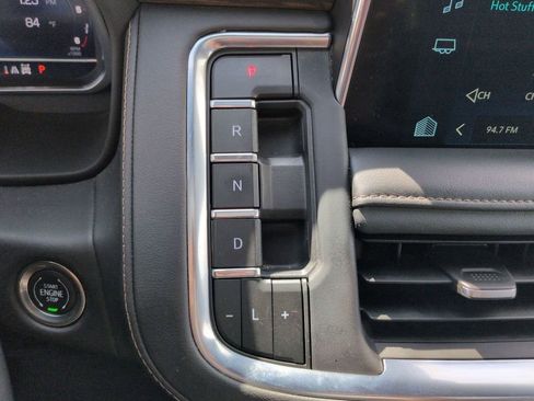Used 2023 Chevrolet Suburban High Country AWD/4WD image 26