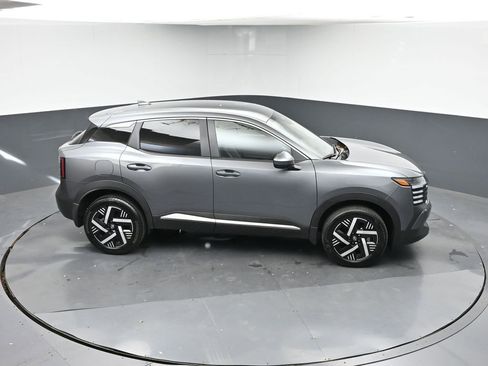 Used 2025 Nissan Kicks SV image 36