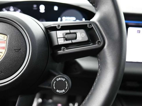 Certified 2025 Porsche Macan Electric RWD image 15