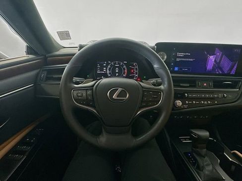 Used 2023 Lexus ES 350 w/ Premium Package FWD image 10