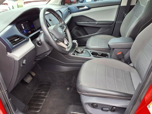 Used 2023 Volkswagen Taos SE image 10