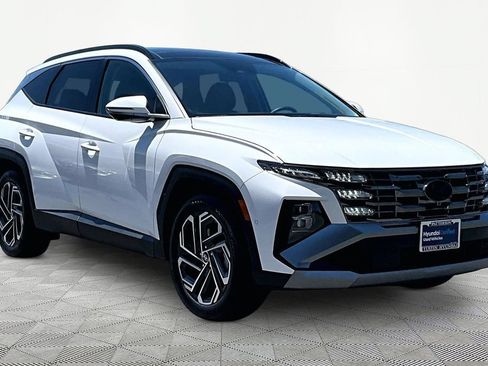Certified 2025 Hyundai Tucson Limited FWD image 5