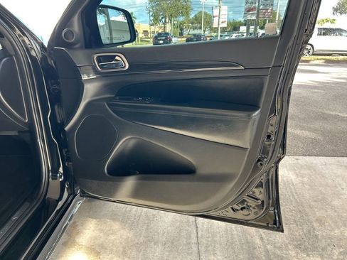 Used 2020 Jeep Grand Cherokee Limited X image 25