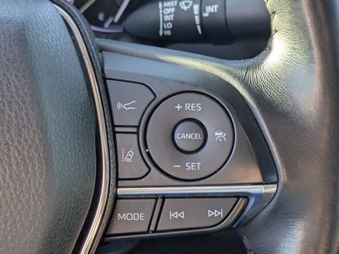 Used 2020 Toyota Camry XLE image 20