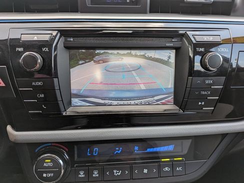 Used 2015 Toyota Corolla LE FWD image 20