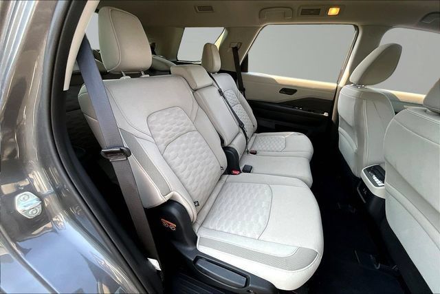 Used 2025 Nissan Pathfinder SV AWD/4WD image 24