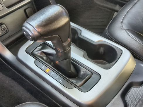 Used 2019 Chevrolet Colorado ZR2 image 16