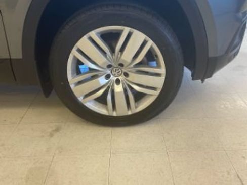 Used 2020 Volkswagen Atlas SE w/ Panoramic Sunroof Package FWD image 35