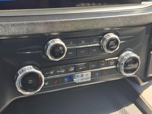 Used 2023 Ford F250 Limited w/ FX4 Off-Road Package image 29