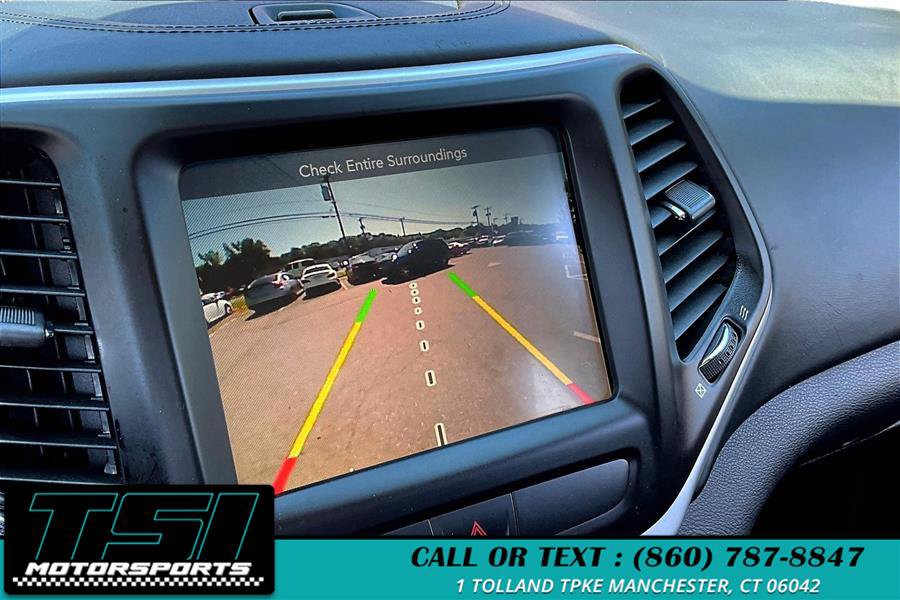 Used 2017 Jeep Cherokee Overland AWD/4WD image 21