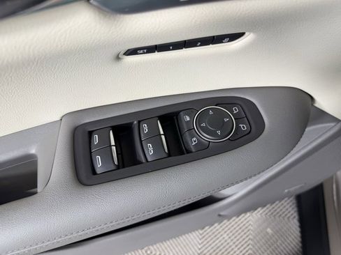 Used 2022 Cadillac XT5 Premium Luxury w/ LPO, Floor Liner Package image 17