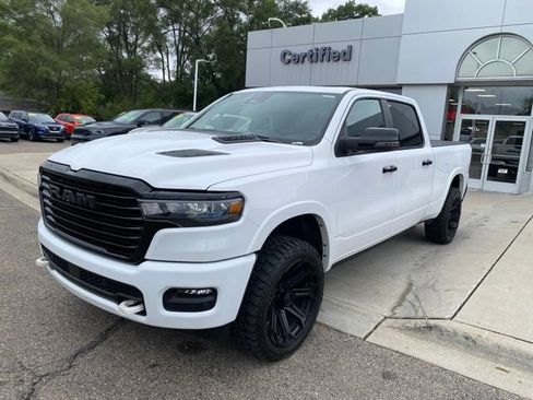 Used 2025 RAM 1500 Laramie w/ Night Edition AWD/4WD image 8