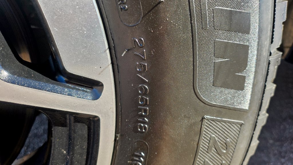 Used 2022 Ford F150 Lightning XLT AWD/4WD image 17