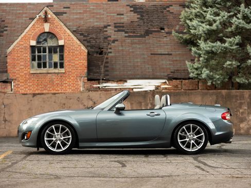 Used 2011 MAZDA MX-5 Miata Grand Touring image 8