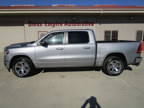 Used 2022 RAM 1500 Big Horn AWD/4WD image 2