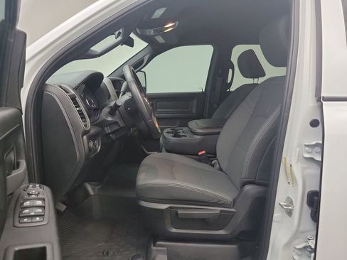 Used 2024 RAM 3500 Tradesman w/ Chrome Appearance Group image 4